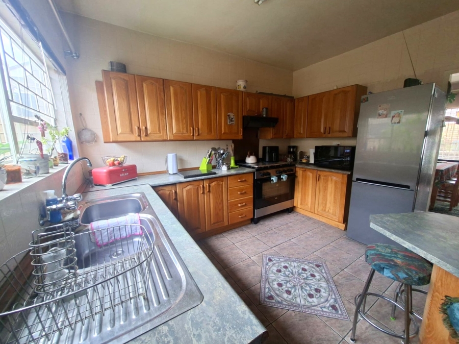 3 Bedroom Property for Sale in Three Rivers Proper Gauteng