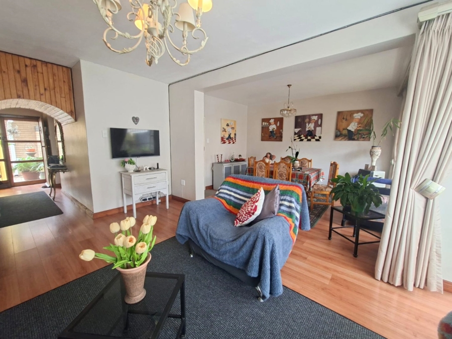 3 Bedroom Property for Sale in Three Rivers Proper Gauteng