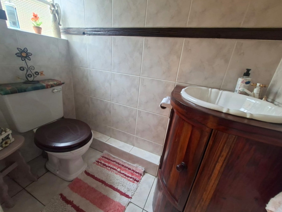 3 Bedroom Property for Sale in Three Rivers Proper Gauteng