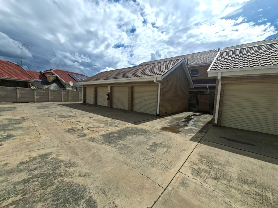 3 Bedroom Property for Sale in Three Rivers Proper Gauteng