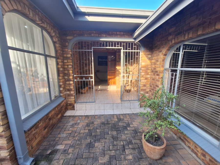 5 Bedroom Property for Sale in Vanderbijlpark SE Gauteng