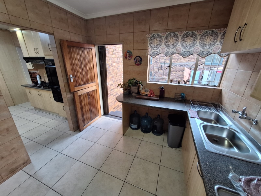 5 Bedroom Property for Sale in Vanderbijlpark SE Gauteng