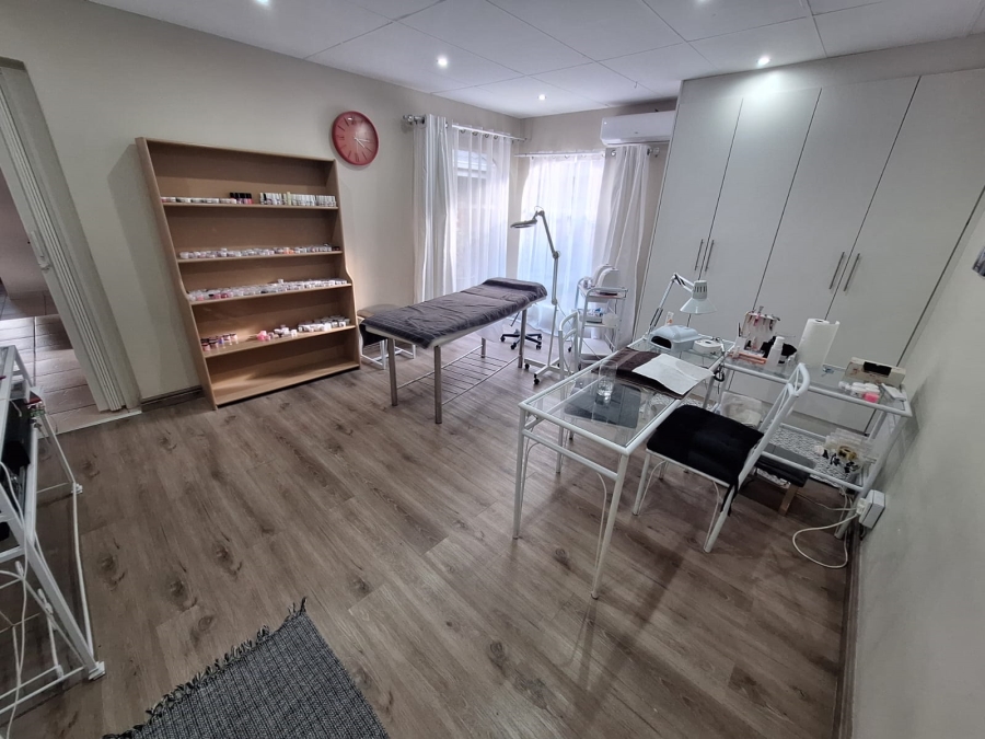 5 Bedroom Property for Sale in Vanderbijlpark SE Gauteng