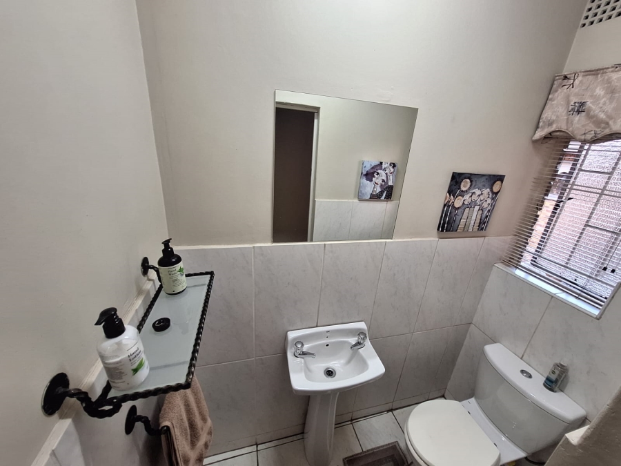5 Bedroom Property for Sale in Vanderbijlpark SE Gauteng