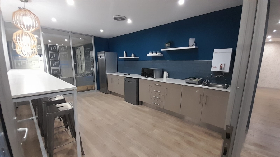 To Let Commercial Property for Rent in Vorna Valley Gauteng