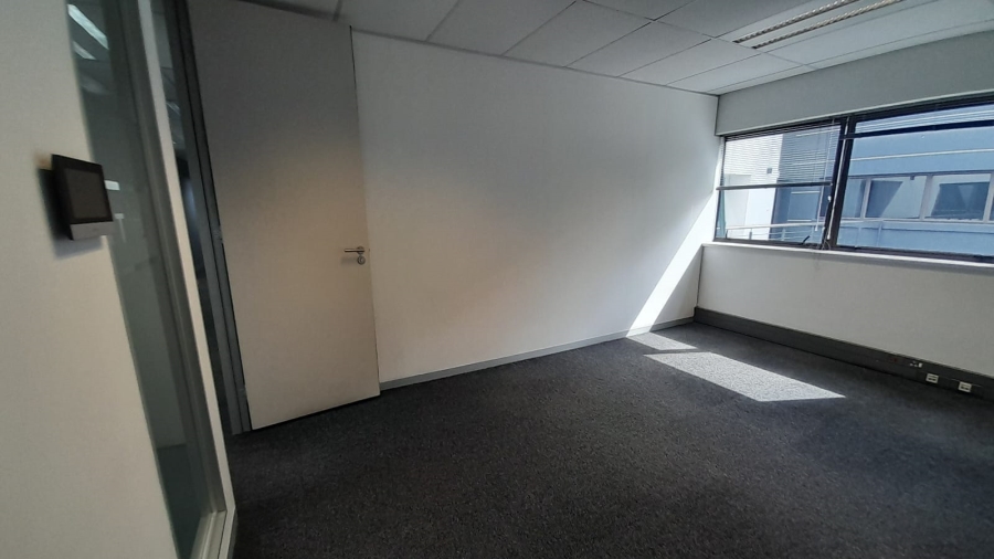 To Let Commercial Property for Rent in Vorna Valley Gauteng
