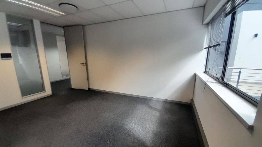 To Let Commercial Property for Rent in Vorna Valley Gauteng