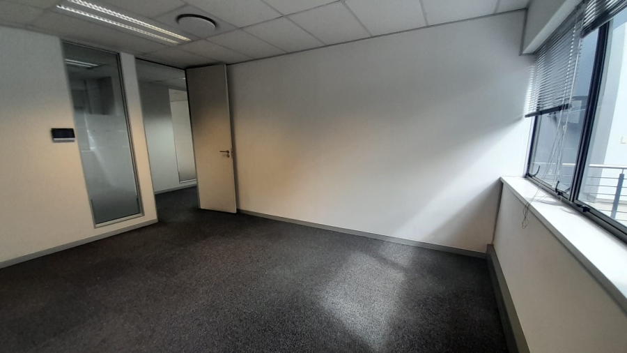 To Let Commercial Property for Rent in Vorna Valley Gauteng