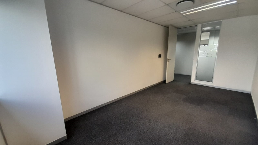 To Let Commercial Property for Rent in Vorna Valley Gauteng