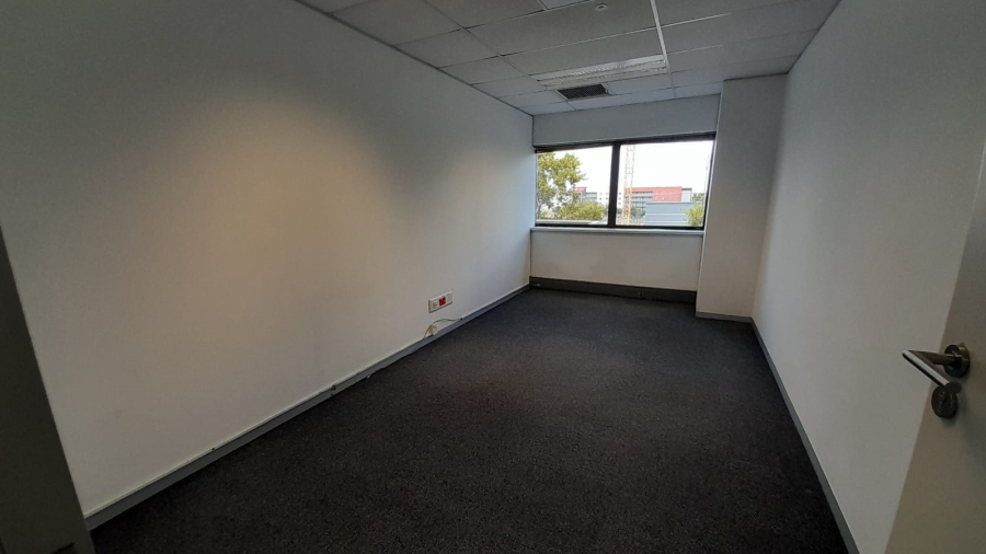 To Let Commercial Property for Rent in Vorna Valley Gauteng