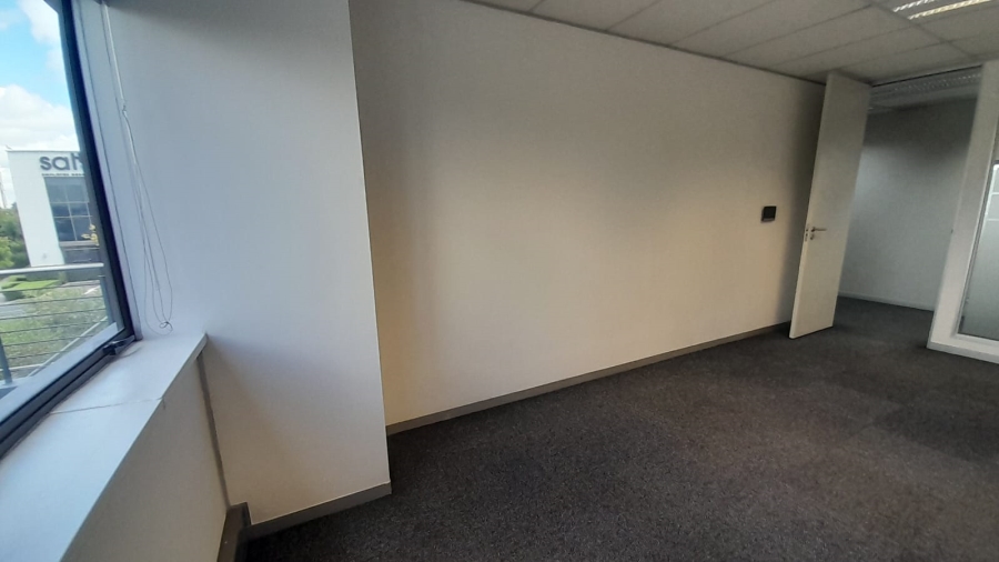 To Let Commercial Property for Rent in Vorna Valley Gauteng