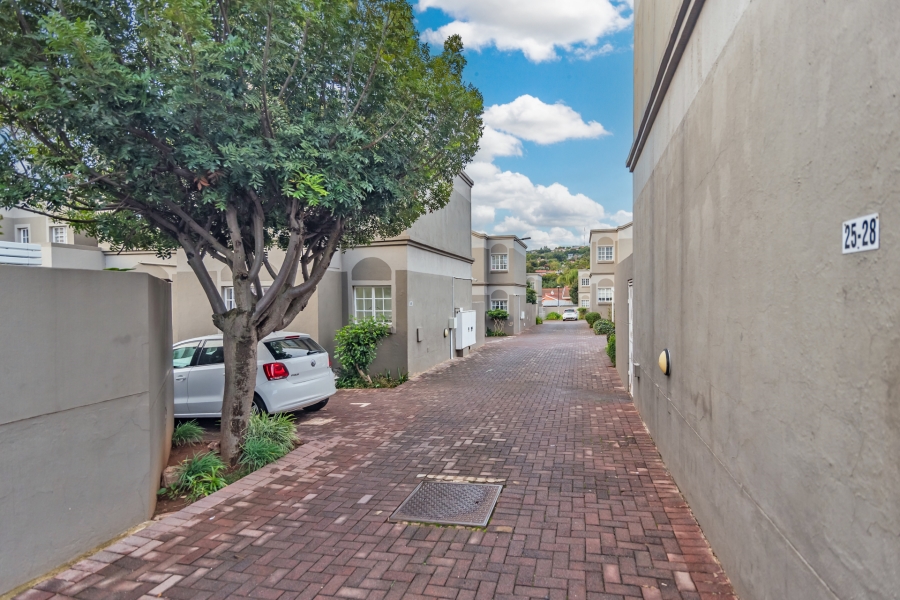 3 Bedroom Property for Sale in Roodekrans Gauteng