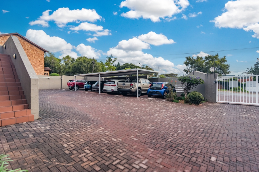 3 Bedroom Property for Sale in Roodekrans Gauteng