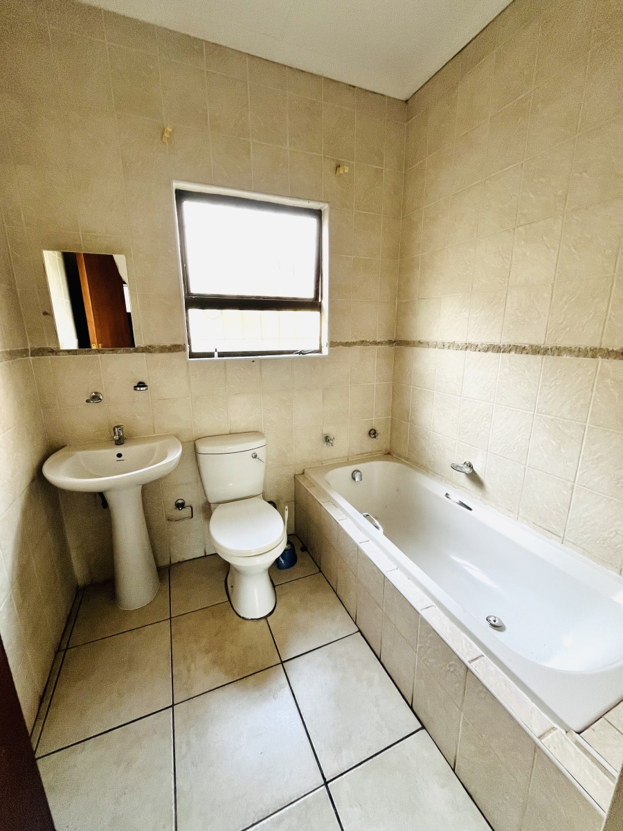 3 Bedroom Property for Sale in Vanderbijlpark SE 10 Gauteng