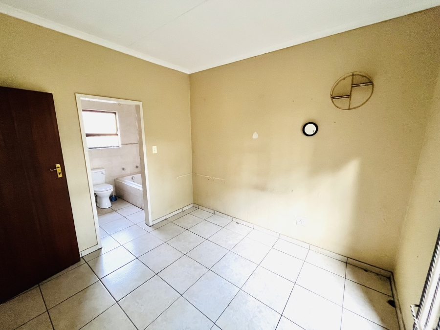 3 Bedroom Property for Sale in Vanderbijlpark SE 10 Gauteng