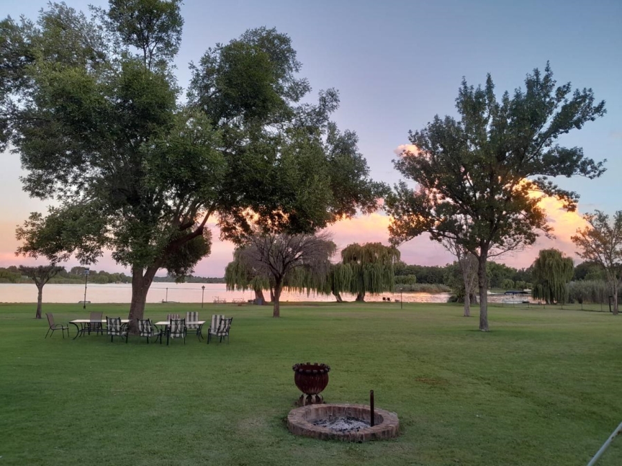 5 Bedroom Property for Sale in Lochvaal Gauteng