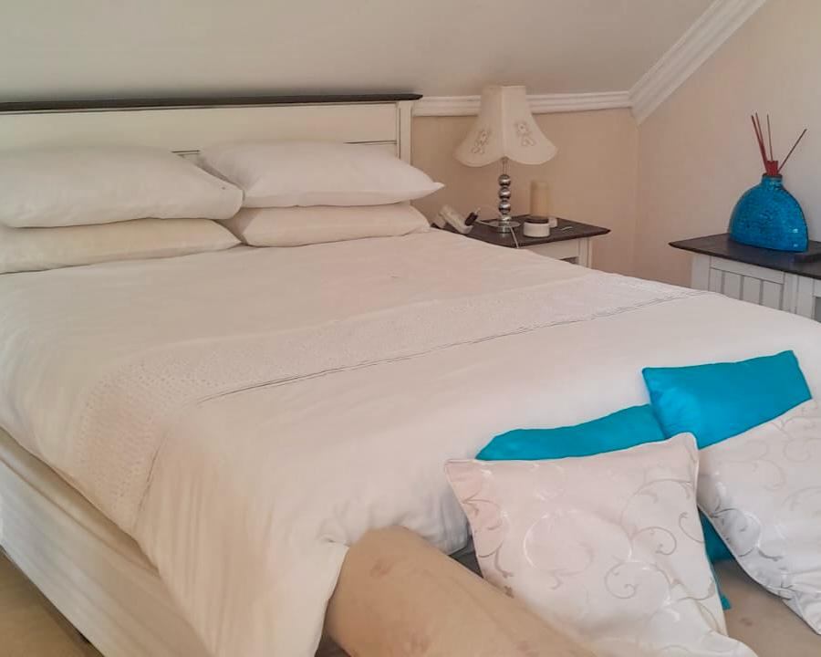 5 Bedroom Property for Sale in Lochvaal Gauteng