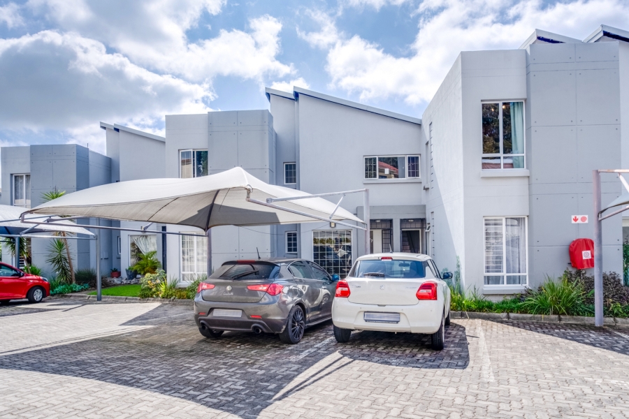 2 Bedroom Property for Sale in Broadacres Gauteng