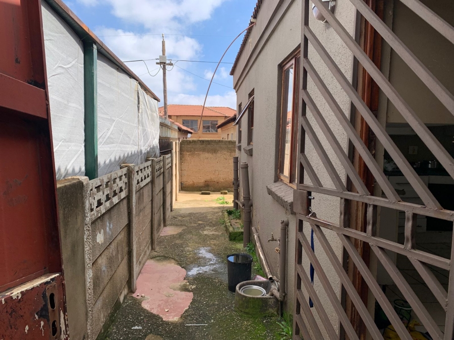 3 Bedroom Property for Sale in Mohlakeng Gauteng