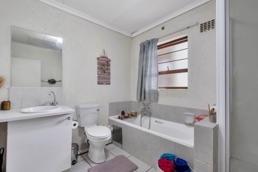 1 Bedroom Property for Sale in Ferndale Gauteng