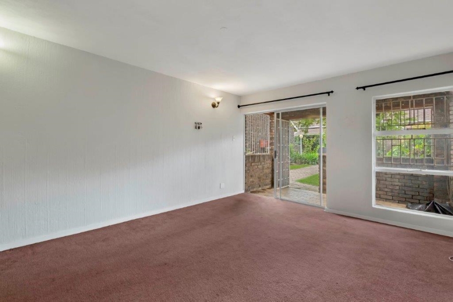 2 Bedroom Property for Sale in Linden Gauteng