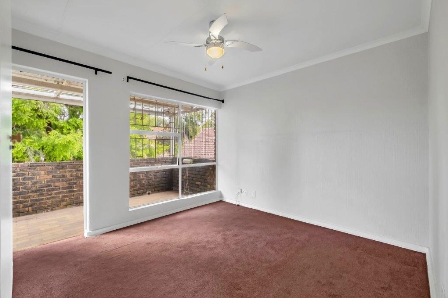 2 Bedroom Property for Sale in Linden Gauteng
