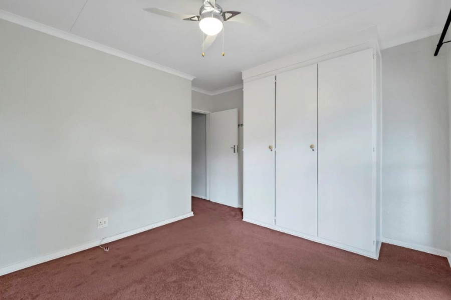 2 Bedroom Property for Sale in Linden Gauteng
