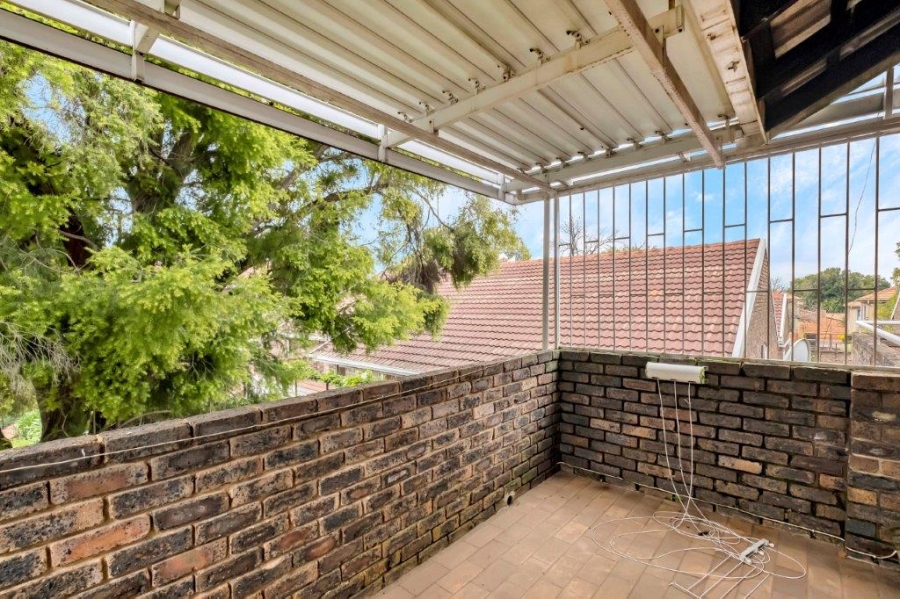 2 Bedroom Property for Sale in Linden Gauteng
