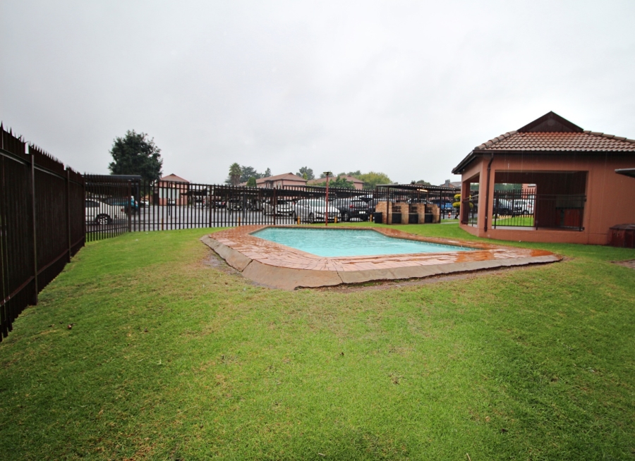 2 Bedroom Property for Sale in Terenure Gauteng