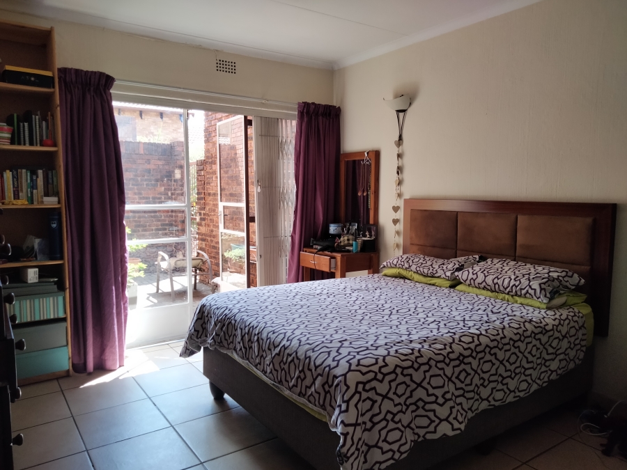 2 Bedroom Property for Sale in Bromhof Gauteng