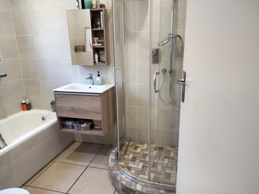 2 Bedroom Property for Sale in Bromhof Gauteng