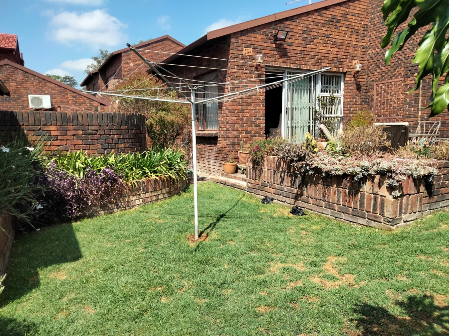 2 Bedroom Property for Sale in Bromhof Gauteng