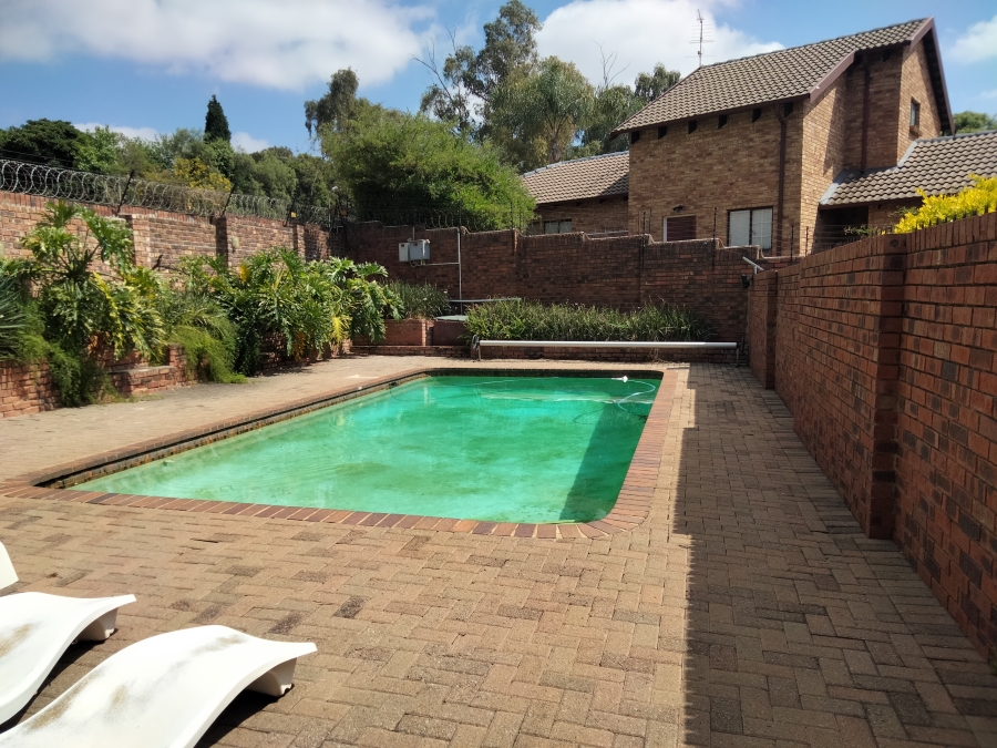 2 Bedroom Property for Sale in Bromhof Gauteng
