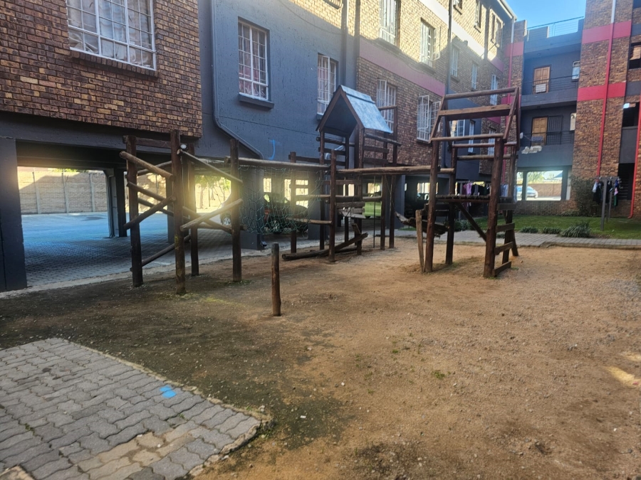 2 Bedroom Property for Sale in Ravenswood Gauteng