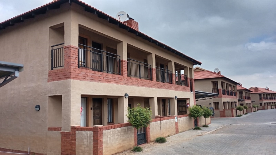 To Let 2 Bedroom Property for Rent in Kenleaf Gauteng