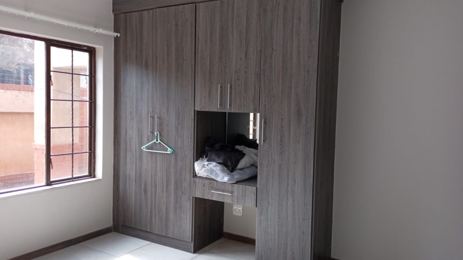 To Let 2 Bedroom Property for Rent in Kenleaf Gauteng