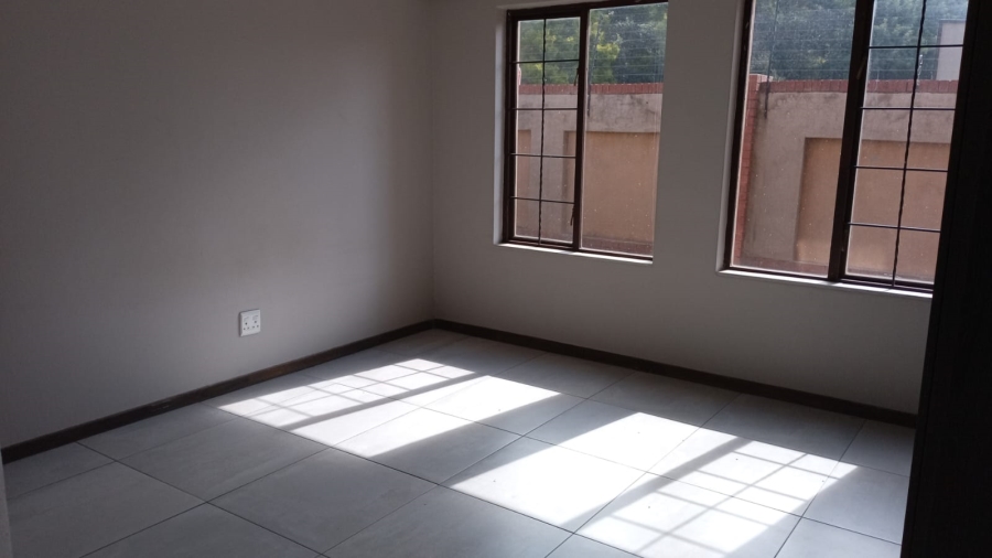To Let 2 Bedroom Property for Rent in Kenleaf Gauteng