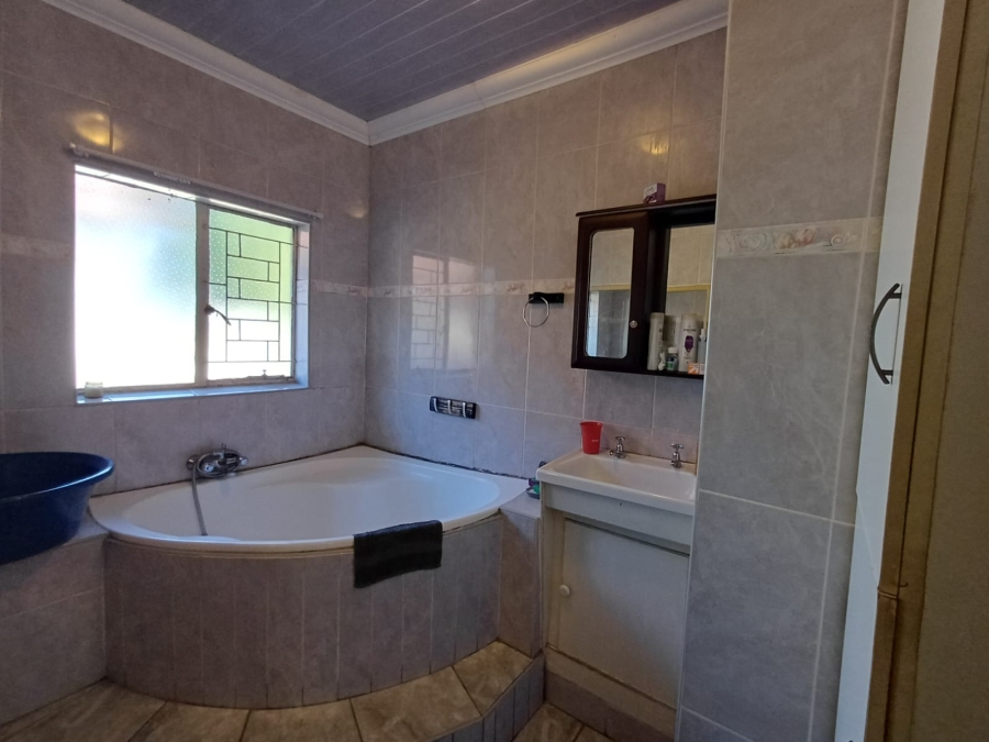 4 Bedroom Property for Sale in Vanderbijlpark SE 2 Gauteng
