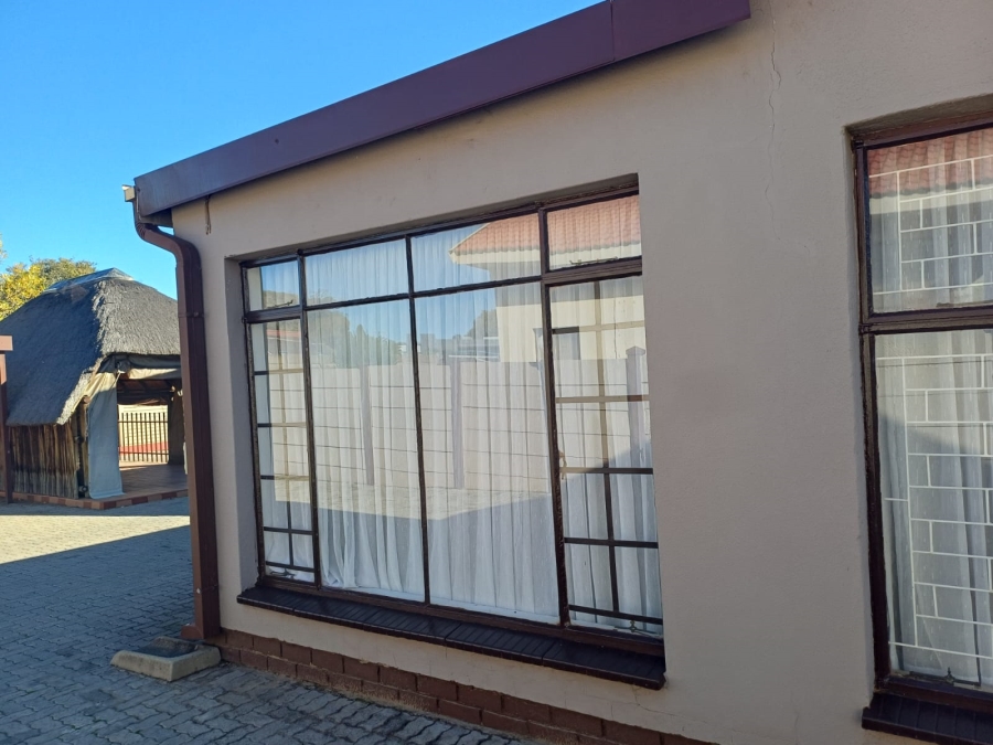 4 Bedroom Property for Sale in Vanderbijlpark SE 2 Gauteng