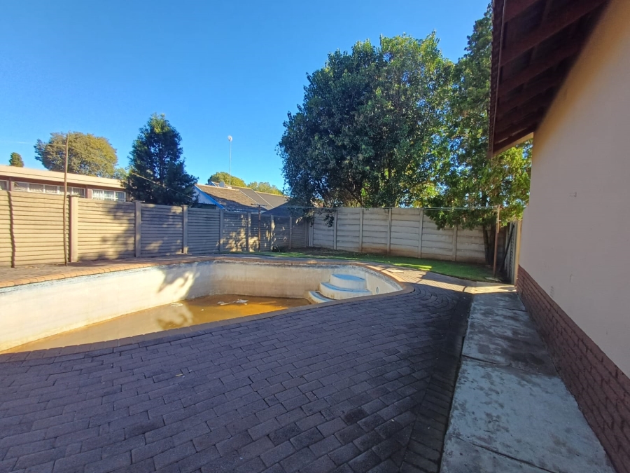 4 Bedroom Property for Sale in Vanderbijlpark SE 2 Gauteng
