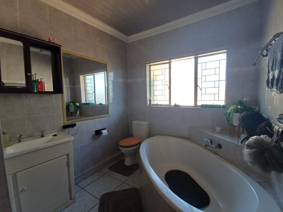 4 Bedroom Property for Sale in Vanderbijlpark SE 2 Gauteng
