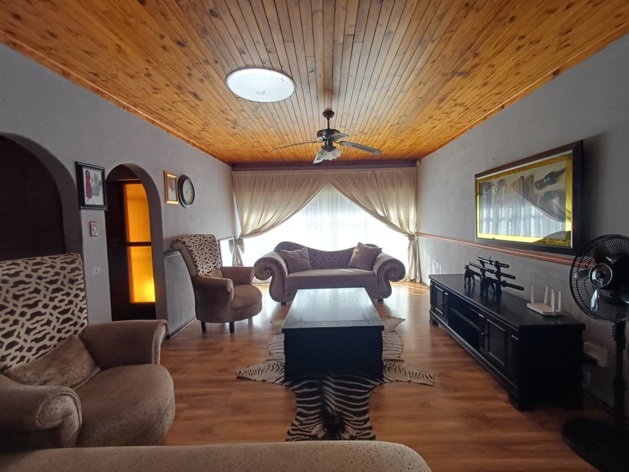 4 Bedroom Property for Sale in Vanderbijlpark SE 2 Gauteng