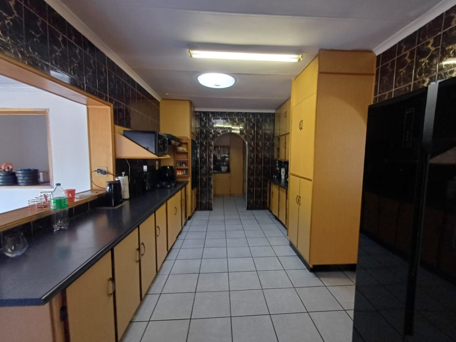 4 Bedroom Property for Sale in Vanderbijlpark SE 2 Gauteng