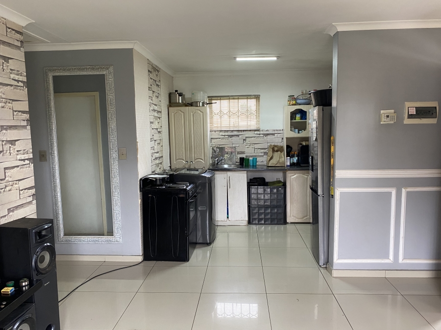 2 Bedroom Property for Sale in Cloverdene Gauteng