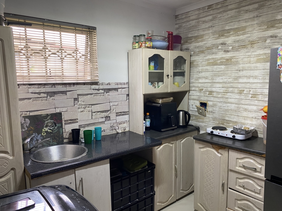 2 Bedroom Property for Sale in Cloverdene Gauteng