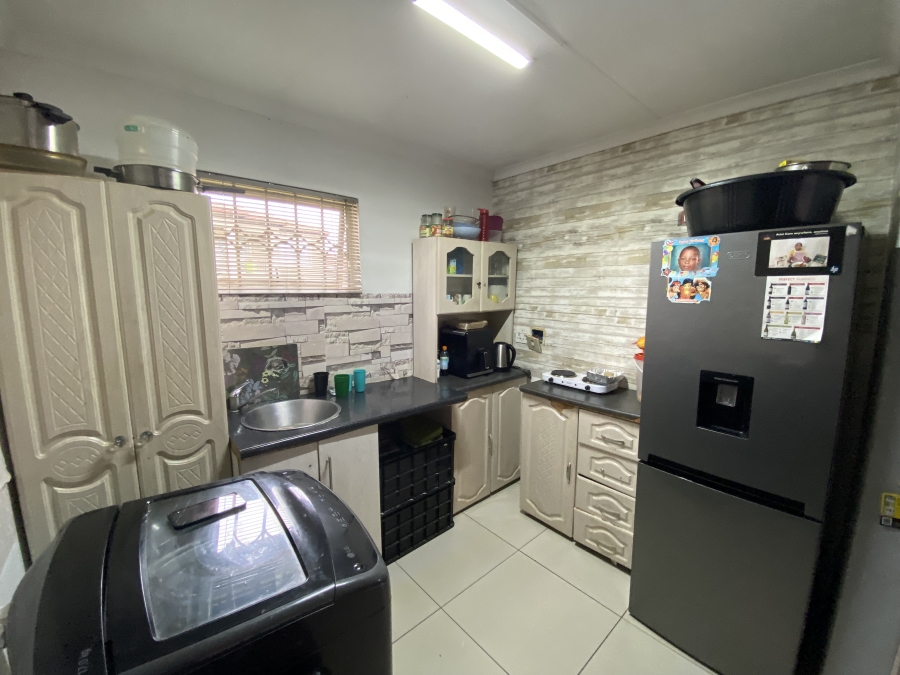 2 Bedroom Property for Sale in Cloverdene Gauteng