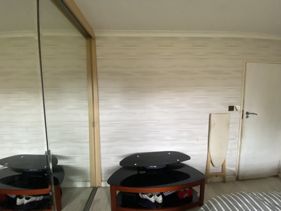 2 Bedroom Property for Sale in Cloverdene Gauteng
