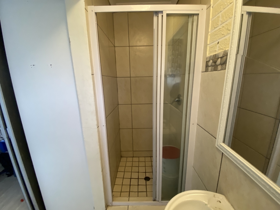 2 Bedroom Property for Sale in Cloverdene Gauteng