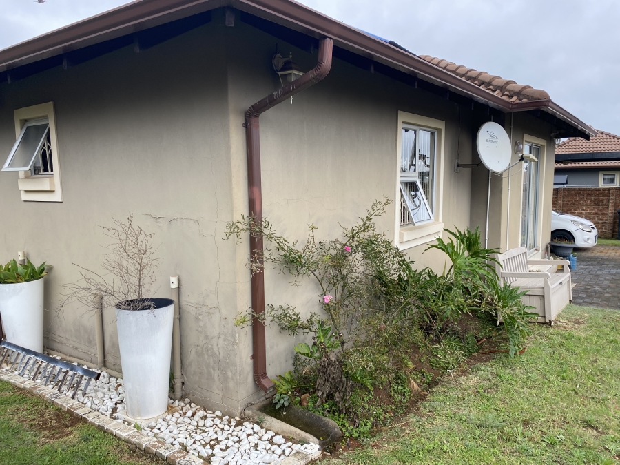 2 Bedroom Property for Sale in Cloverdene Gauteng
