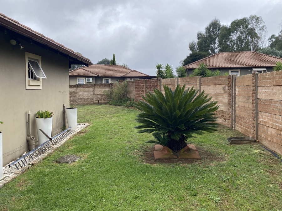 2 Bedroom Property for Sale in Cloverdene Gauteng